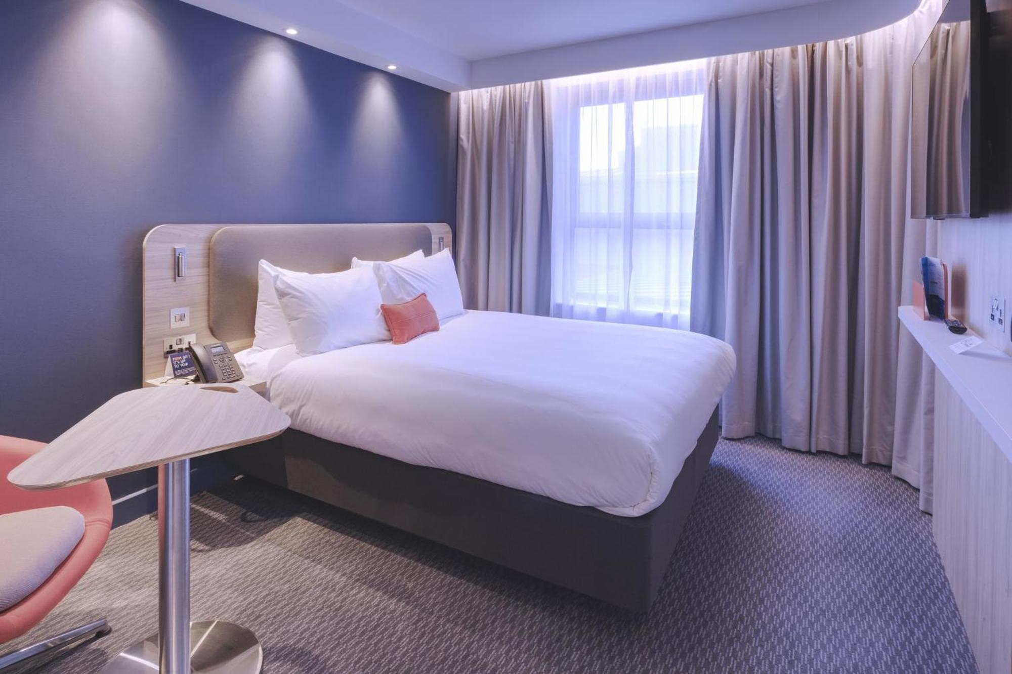 Holiday Inn Express - Fleet By Ihg Luaran gambar