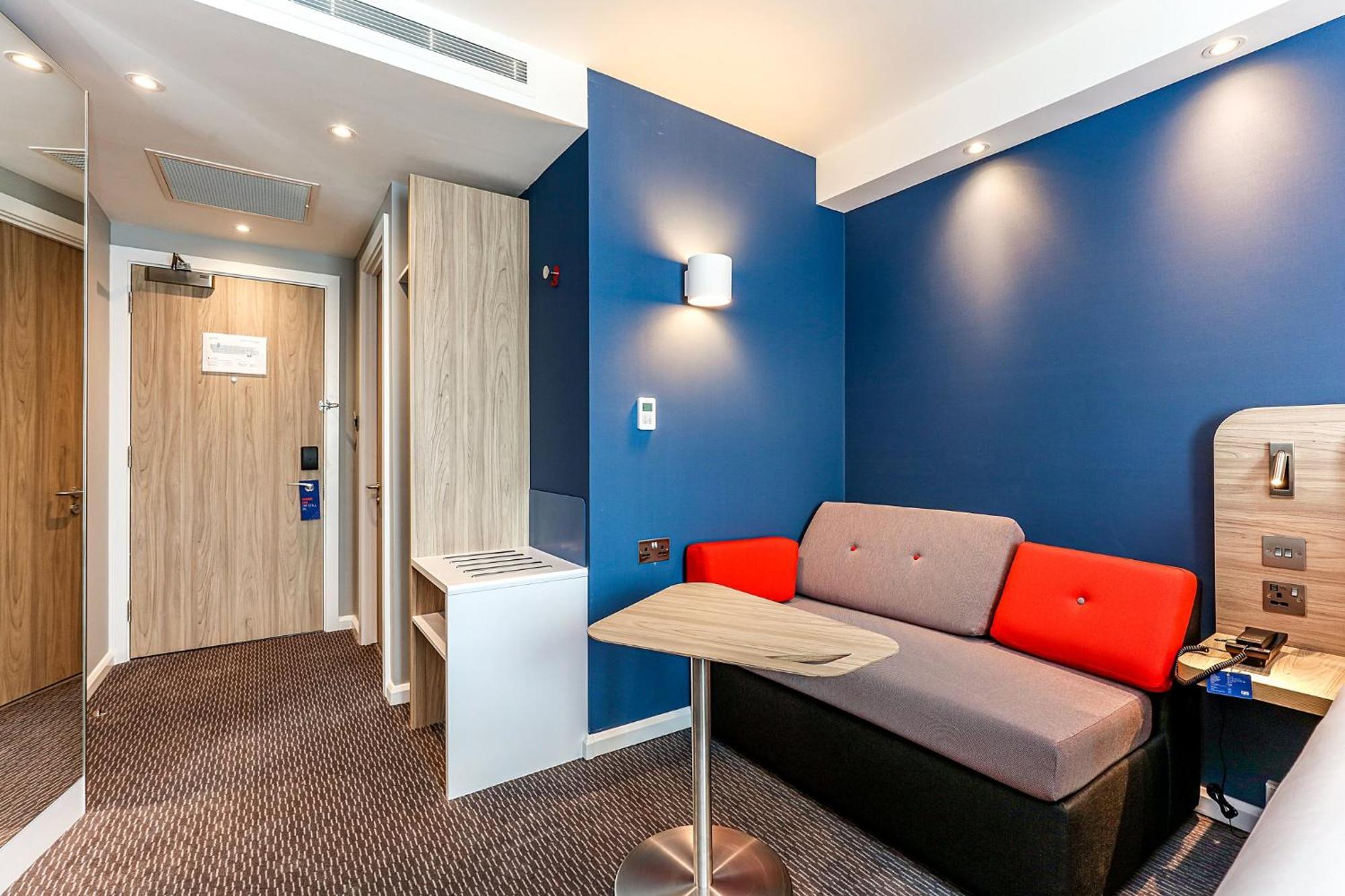 Holiday Inn Express - Fleet By Ihg Luaran gambar